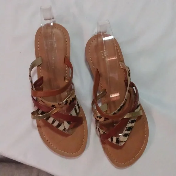 🌞🌞🌞INC International Concepts flipflops size 6 5 straps in multi colors. EUC - Picture 2 of 4